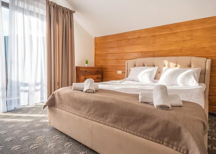 Hotel Nesh Tatariv